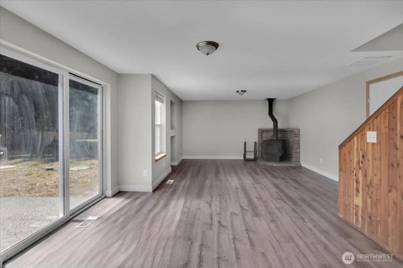Property photo for 814 291st Street E, Roy photo 14