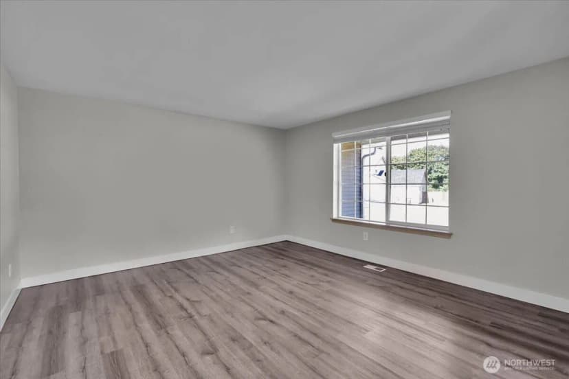 Property photo for 814 291st Street E, Roy photo 7