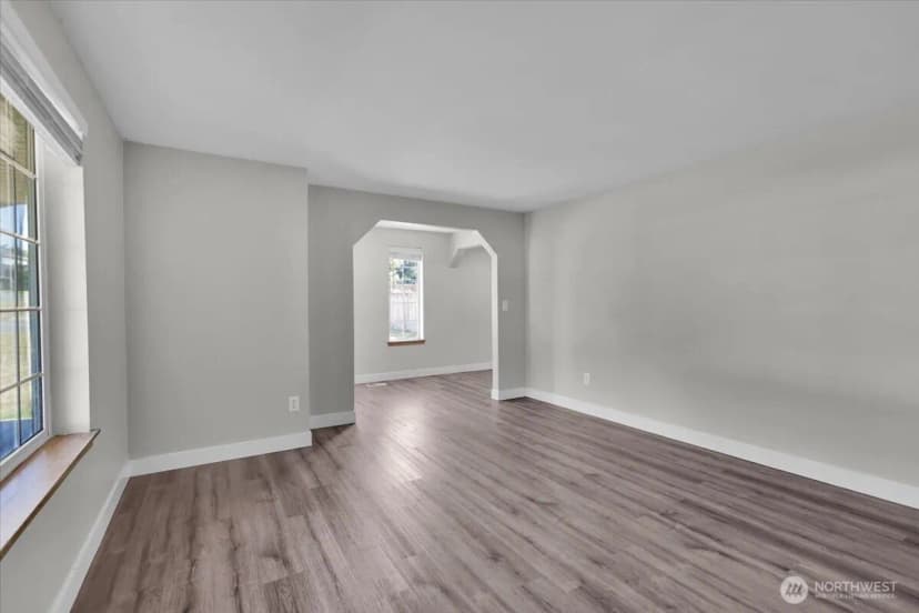 Property photo for 814 291st Street E, Roy photo 6