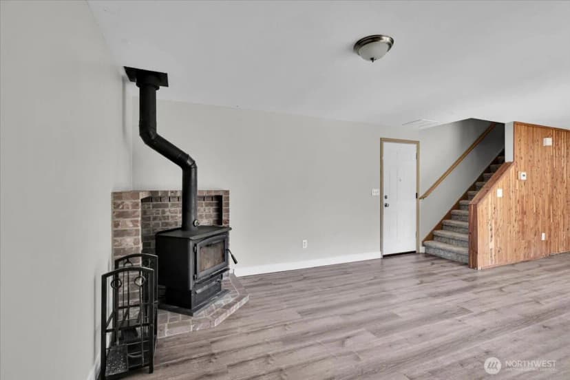 Property photo for 814 291st Street E, Roy photo 16