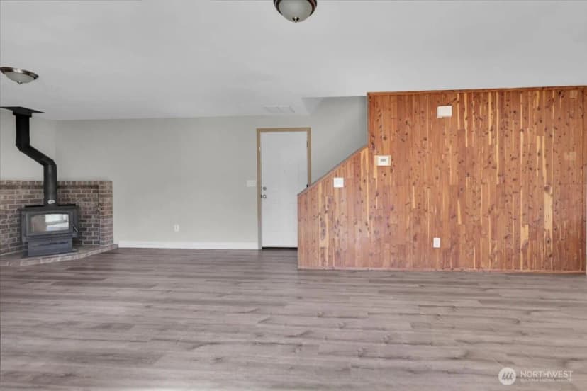 Property photo for 814 291st Street E, Roy photo 15