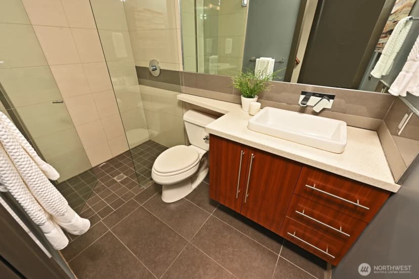 Property photo for 8218 2nd Avenue Ne ##b, Seattle photo 24