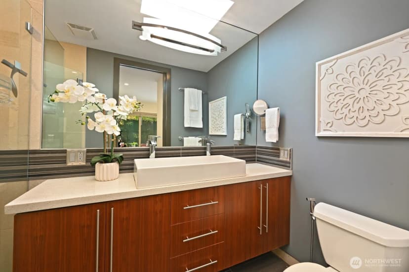 Property photo for 8218 2nd Avenue Ne ##b, Seattle photo 18