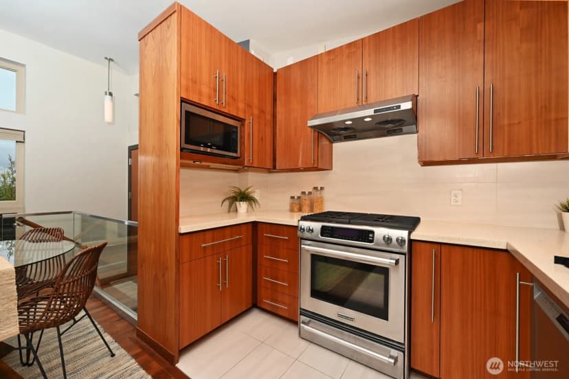 Property photo for 8218 2nd Avenue Ne ##b, Seattle photo 15
