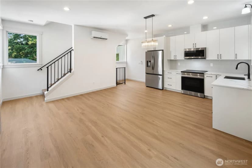 Property photo for 2652 B Nw 95th Street, Seattle photo 4