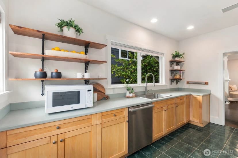 Property photo for 3005 E Union Street, Seattle photo 11