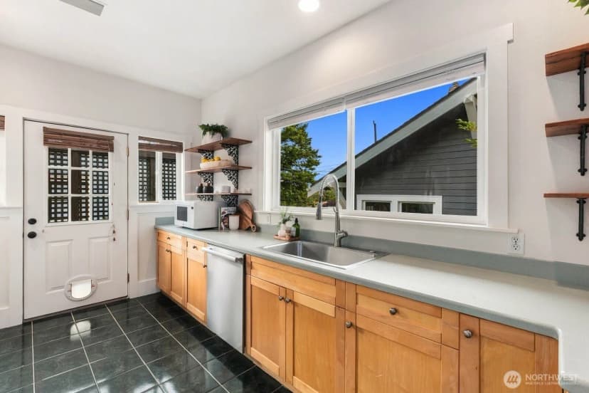 Property photo for 3005 E Union Street, Seattle photo 10