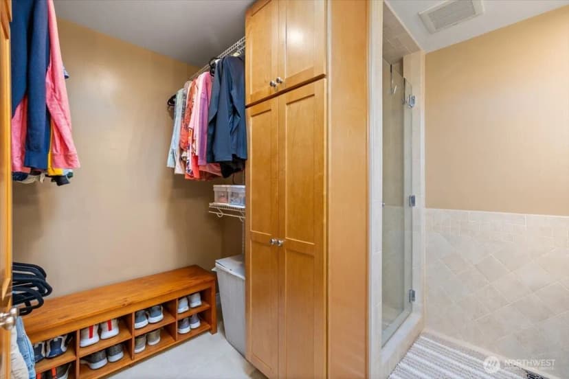 Property photo for 10503 158th Avenue Ne, Redmond photo 18