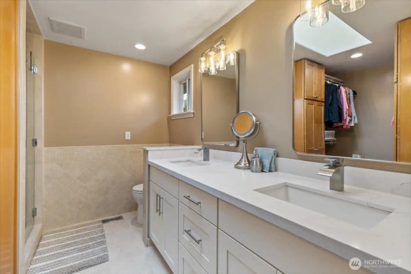 Property photo for 10503 158th Avenue Ne, Redmond photo 17