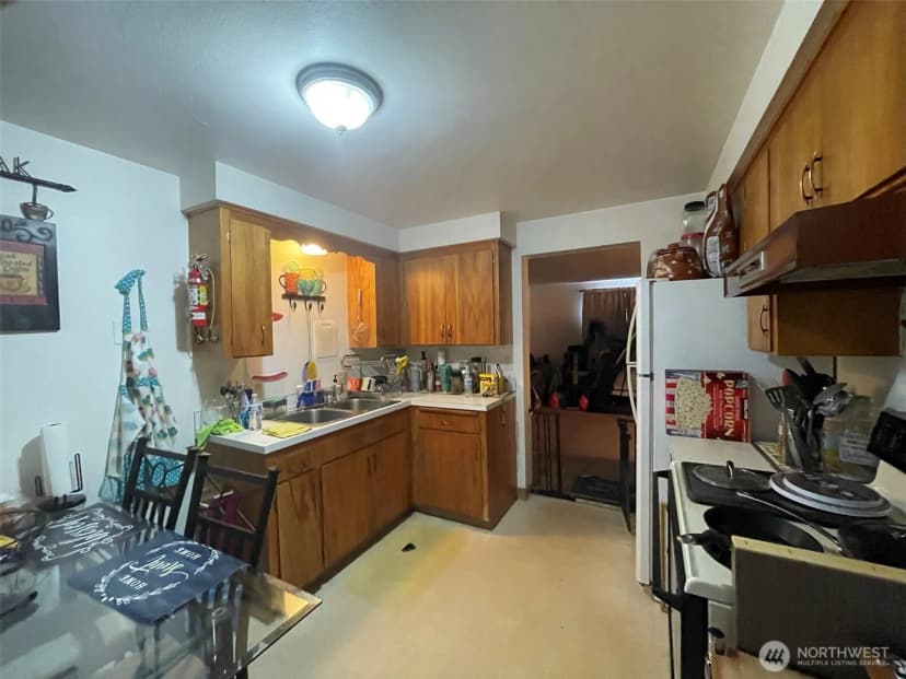 Property photo for 8806 3rd Avenue Se, Everett photo 35