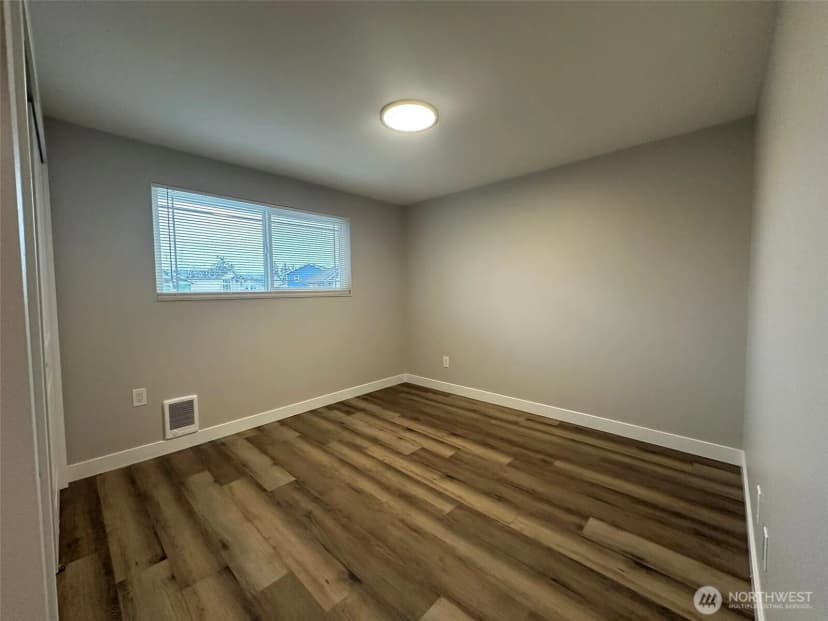 Property photo for 8806 3rd Avenue Se, Everett photo 27