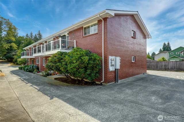 Property photo for 8806 3rd Avenue Se, Everett photo 4