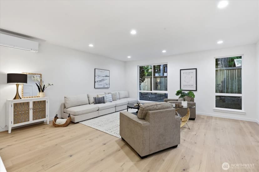 Property photo for 13351 25th Avenue Ne, Seattle photo 11