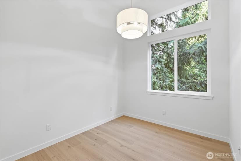 Property photo for 13351 25th Avenue Ne, Seattle photo 22