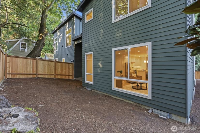 Property photo for 13351 25th Avenue Ne, Seattle photo 24