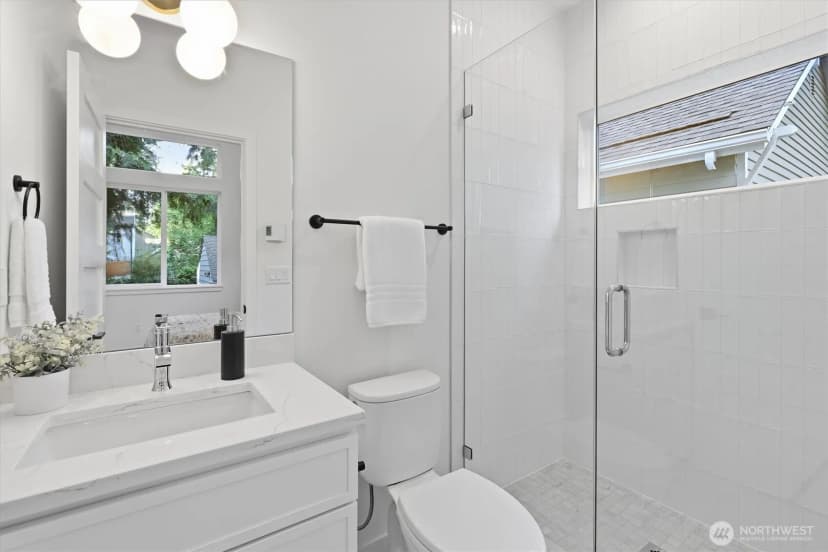 Property photo for 13351 25th Avenue Ne, Seattle photo 15