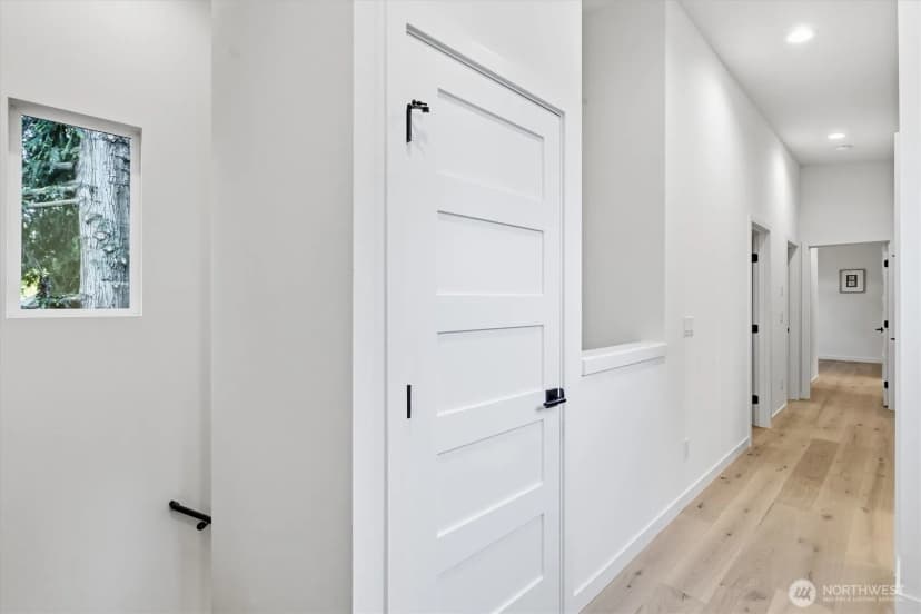 Property photo for 13351 25th Avenue Ne, Seattle photo 16
