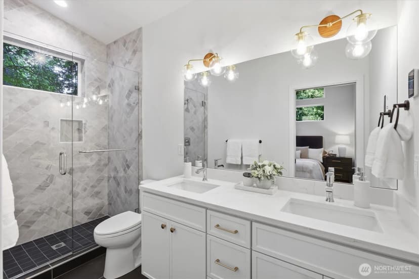 Property photo for 13351 25th Avenue Ne, Seattle photo 18