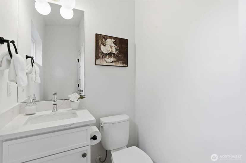 Property photo for 13351 25th Avenue Ne, Seattle photo 13