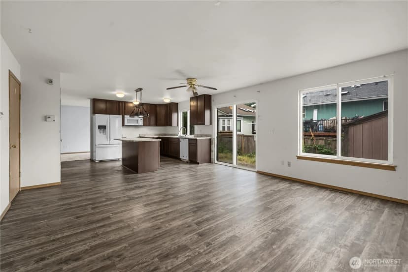 Property photo for 1412 200th Street Ct E, Spanaway photo 5