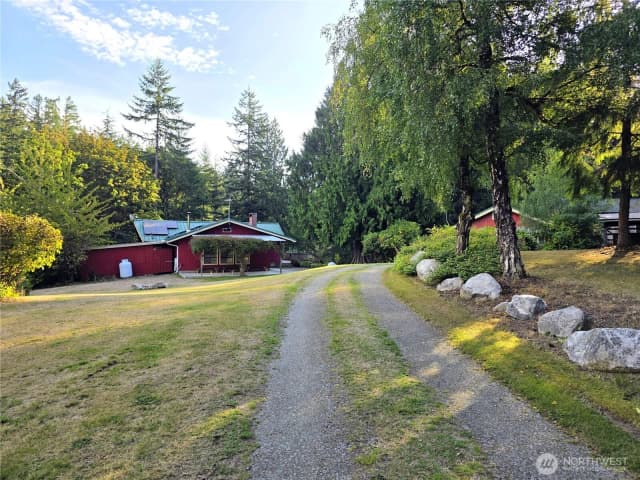 Property photo for 395 Saylor Road, Camano Island photo 2
