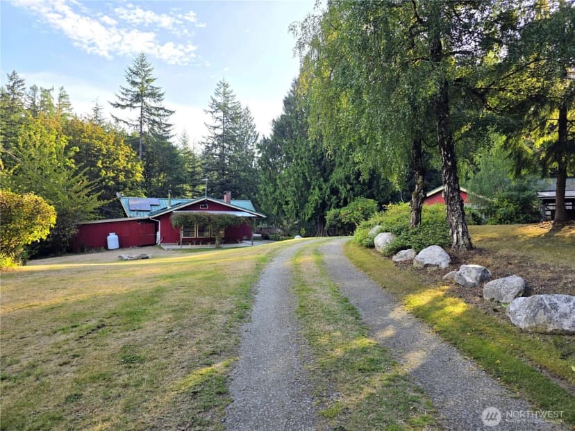 Property photo for 395 Saylor Road, Camano Island photo 2
