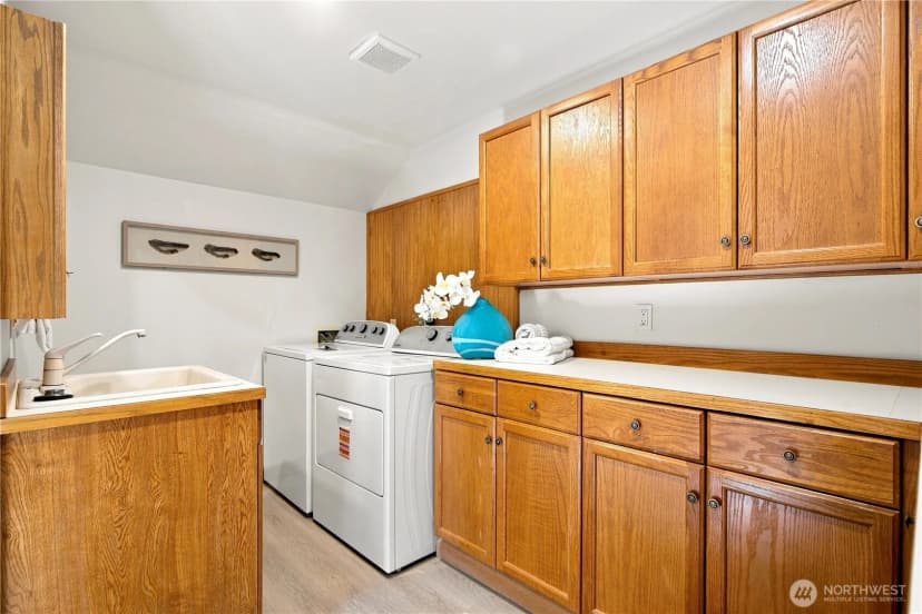 Property photo for 17219 Ne 16th Place, Bellevue photo 25