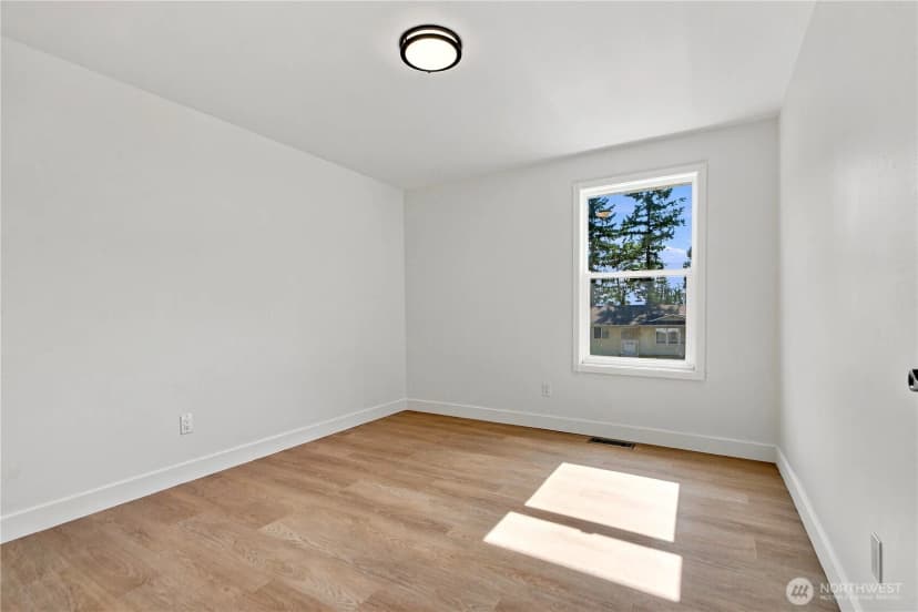 Property photo for 17219 Ne 16th Place, Bellevue photo 18