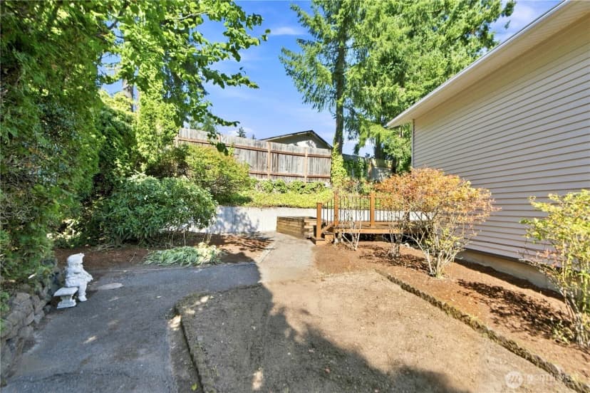 Property photo for 17219 Ne 16th Place, Bellevue photo 31