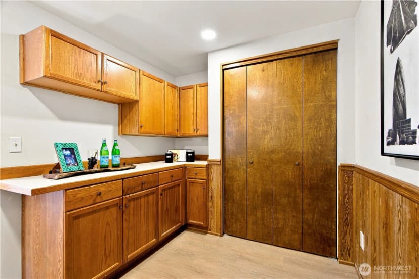 Property photo for 17219 Ne 16th Place, Bellevue photo 24