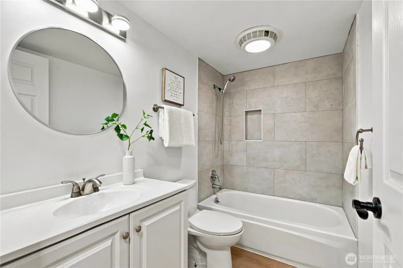 Property photo for 17219 Ne 16th Place, Bellevue photo 19