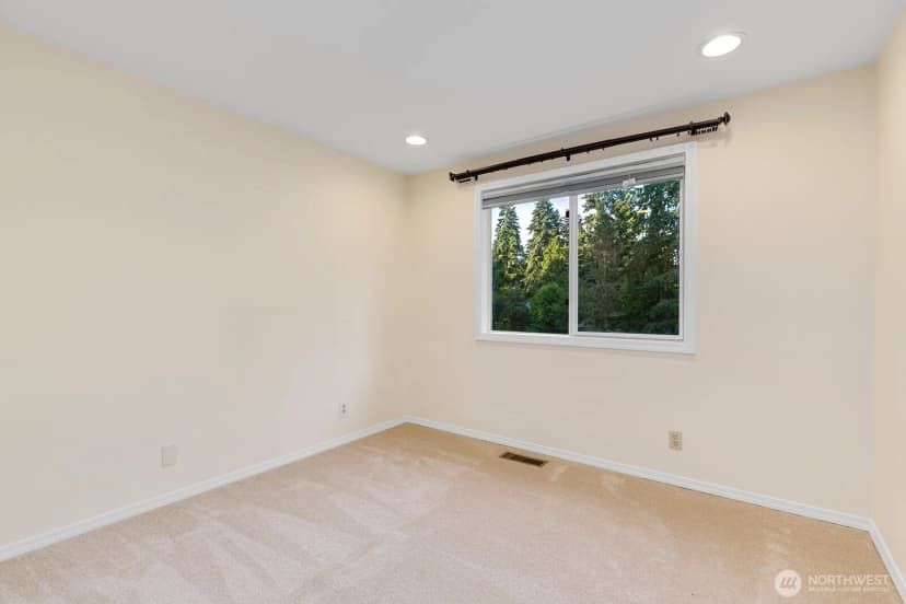 Property photo for 11404 Ne 103rd Street, Kirkland photo 18