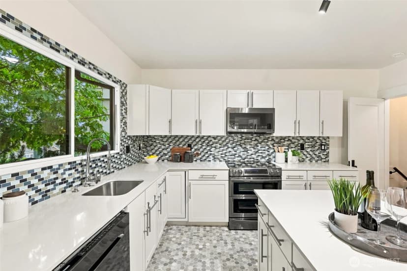 Property photo for 5503 4th Avenue Nw, Seattle photo 11