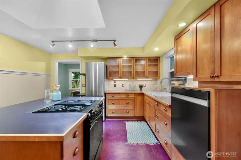 Property photo for 18934 Forest Park Drive Ne, Lake Forest Park photo 15