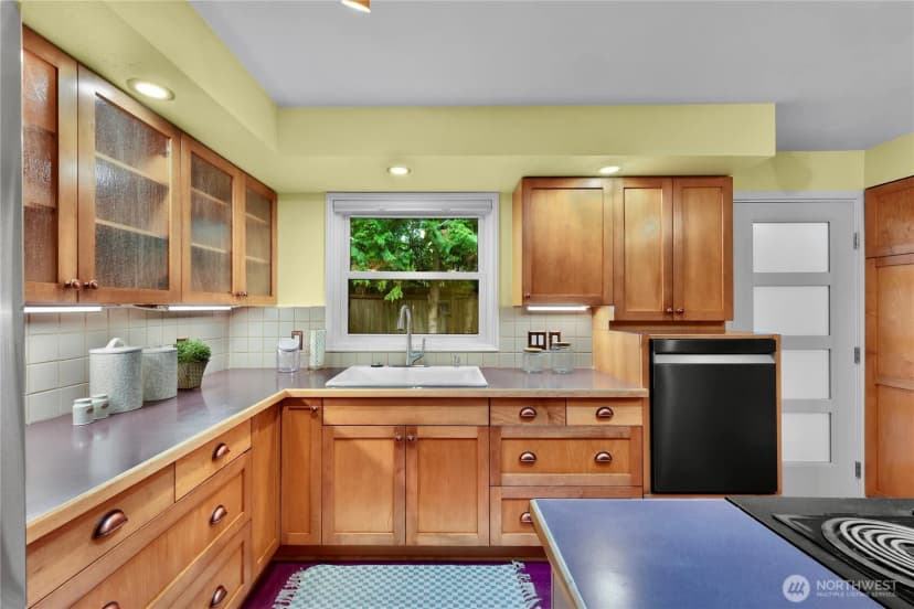Property photo for 18934 Forest Park Drive Ne, Lake Forest Park photo 14