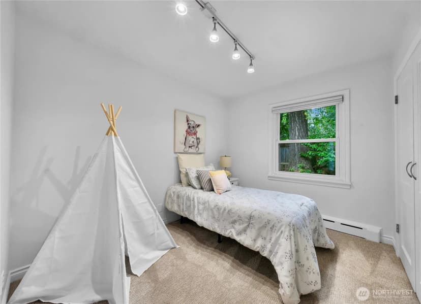 Property photo for 18934 Forest Park Drive Ne, Lake Forest Park photo 27