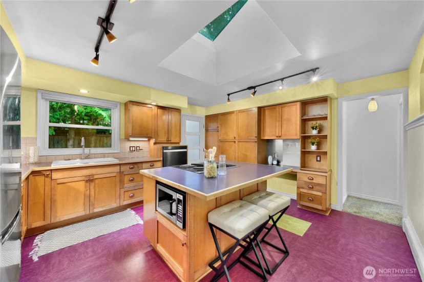 Property photo for 18934 Forest Park Drive Ne, Lake Forest Park photo 12