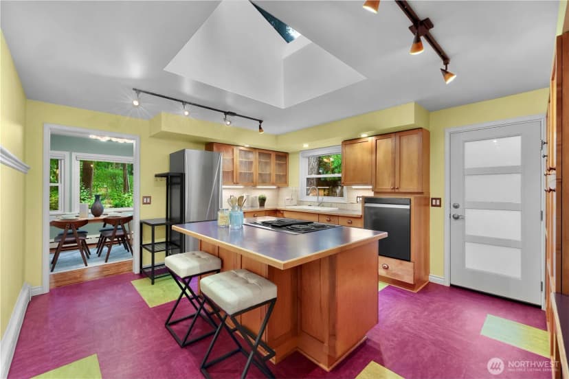 Property photo for 18934 Forest Park Drive Ne, Lake Forest Park photo 11