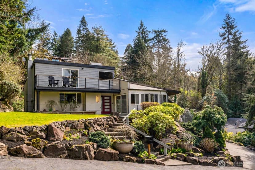 Property photo for 4830 88th Place Se, Mercer Island photo 2