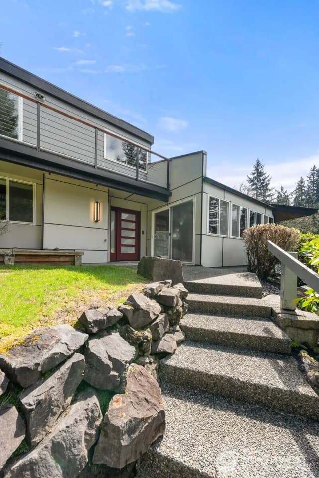 Property photo for 4830 88th Place Se, Mercer Island photo 3