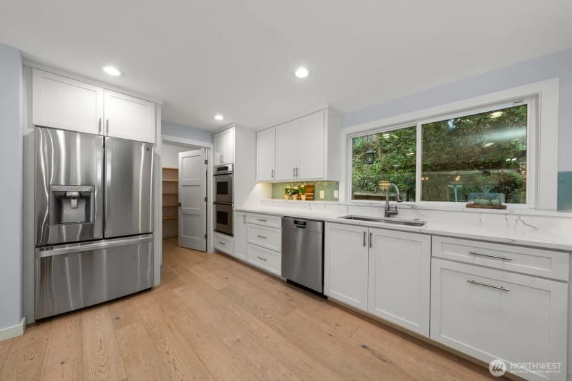 Property photo for 4830 88th Place Se, Mercer Island photo 11
