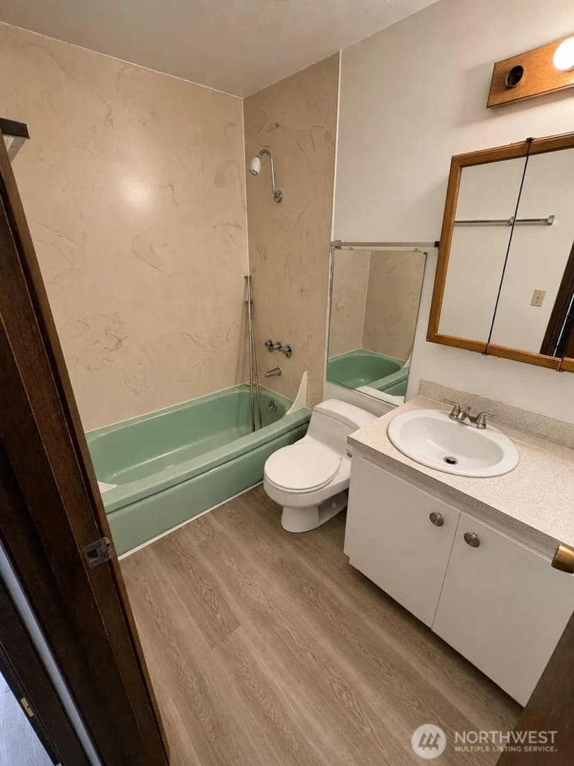 Property photo for 426 11th Avenue E, Seattle photo 15