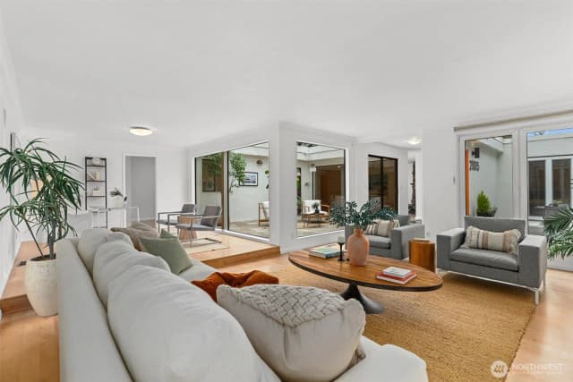 Property photo for 21015 Ne 11th Street, Sammamish photo 5