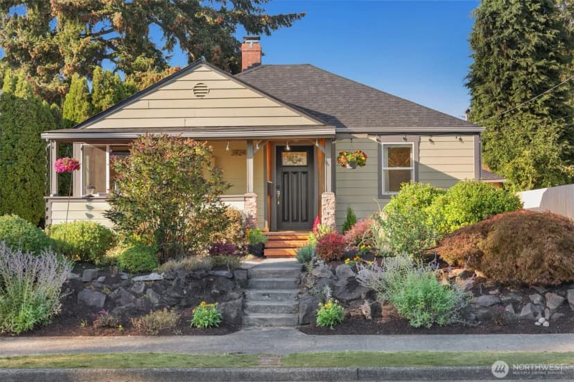 Property photo for 3924 Sw Holden Street, Seattle