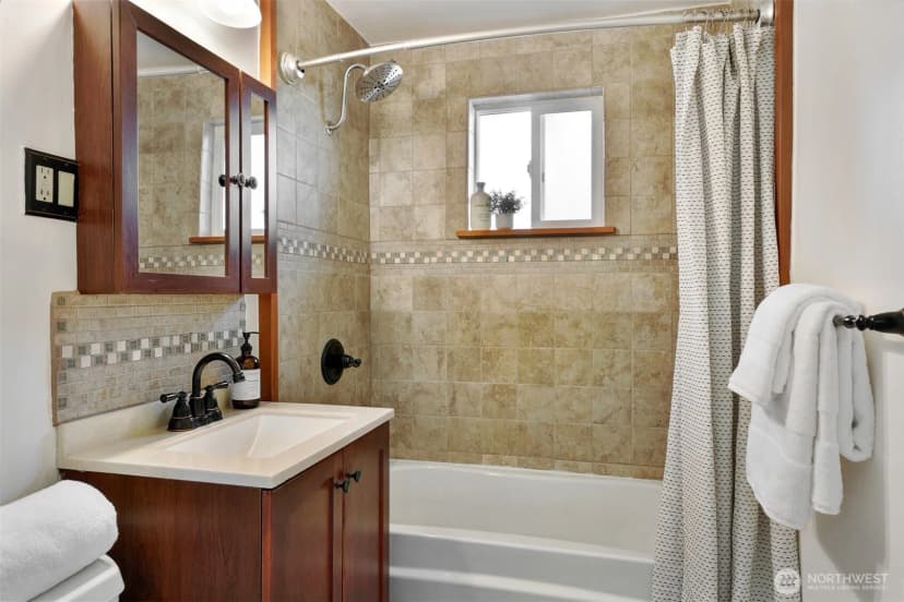 Property photo for 3924 Sw Holden Street, Seattle photo 22