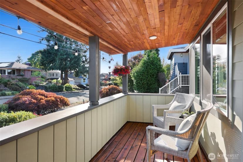 Property photo for 3924 Sw Holden Street, Seattle photo 2