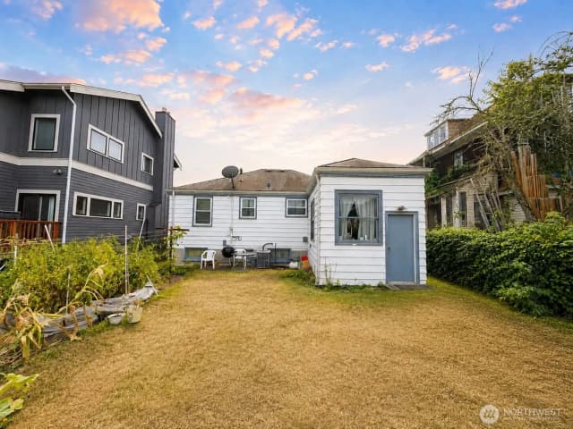 Property photo for 136 Ne 58th Street, Seattle photo 5