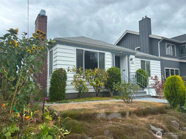 Property photo for 136 Ne 58th Street, Seattle photo 3