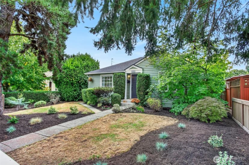 Property photo for 3826 Belvidere Avenue Sw, Seattle photo 23