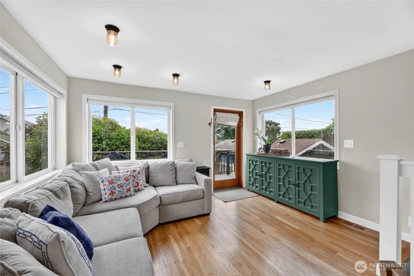 Property photo for 3826 Belvidere Avenue Sw, Seattle photo 12